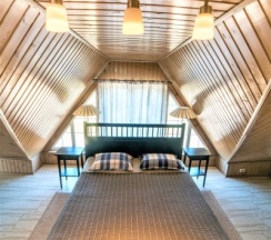 33 - Четырехместный мансардный с прямым видом на море в Азов Инн