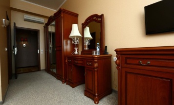 Номер полулюкс с 2 односпальными кроватями в Ваш отель