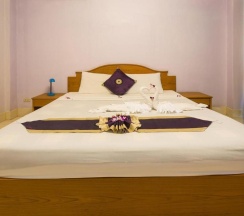 Двухместный номер Standard двуспальная кровать в "room in Guest Room - Guesthouse & Restaurant Belvedere - Central Bedroom With Ac Near Patong Beach"