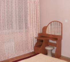 Люкс с балконом и с красивым видом из окна в Исток