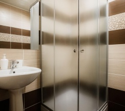Кровать в 6-местном общем номере в Pillow Hostel