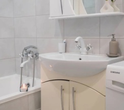 Четырёхместные апартаменты c 1 комнатой с балконом в Апартаменты lxt.by Пролетарская 2а
