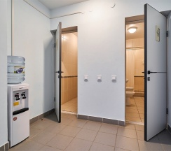 Стандарт с тремя односпальными кроватями с удобствами на этаже в Салют