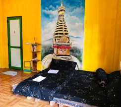 Двухместный номер Standard с видом на сад двуспальная кровать в Saigonese Trekking House - Hostel