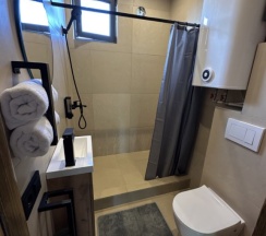 Семейный коттедж с красивым видом из окна в Болото