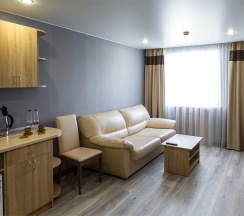 Бизнес 2-комнатный номер в Welcome Inn