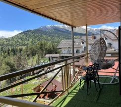 Люкс Superior с балконом и c панорамным видом на горы в Шатун