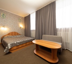 Номер улучшенный полулюкс с 1 двуспальной кроватью в Москва