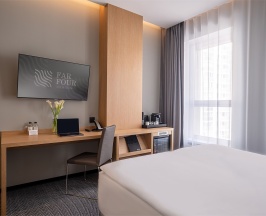 Стандарт с 1 двуспальной кроватью в Farfour Inn&Suite