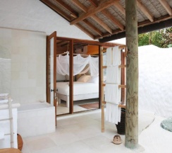 Люкс With Pool Crusoe с 3 комнатами в Soneva Fushi