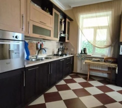 Коттедж с 5 комнатами с балконом и с красивым видом из окна в Коттеджи на Рублевке