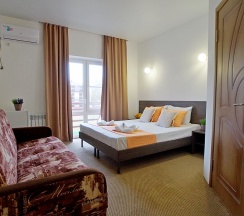 Семейный трехместный номер в Белое солнце
