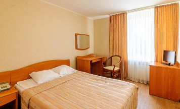 Номер стандарт с 1 двуспальной кроватью в Рубин