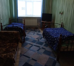 Кровать в общем номере (мужской номер) в Тенька