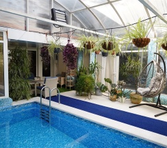 Люкс с бассейном в Александр