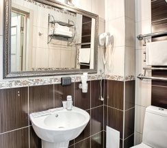 Двухместные апартаменты 15 с видом на парк двуспальная кровать в Exclusive Hotel&Apartments