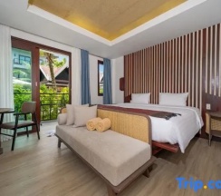 Двухместный номер Premier с видом на бассейн двуспальная кровать в Howard Johnson by Wyndham Phuket Naiyang