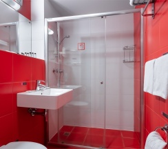 Стандарт Улучшенный двухместный с одной большой кроватью в Marins Park Hotel Новосибирск