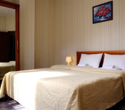 Семейный двухкомнатный номер в Утомленные Солнцем