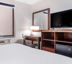 Двухместный номер Standard в Avion Inn Near LGA Airport, Ascend Hotel Collection