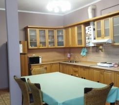 Место в восьмиместном номере в To be