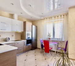 Двухместный номер Deluxe с балконом и с красивым видом из окна двуспальная кровать в Апартаменты on Repina 4 lux