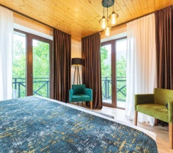 Двухместный номер Standard с красивым видом из окна двуспальная кровать в Hotel Chatini Mestia