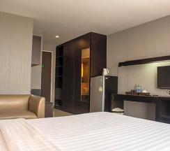 Двухместный номер Deluxe с видом на сад двуспальная кровать в Chor Cher - The Luxury Green Hotel