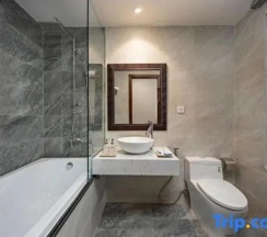 Двухместный номер Deluxe с красивым видом из окна (двуспальная кровать) в Capecia Danang Hotel & Apartment