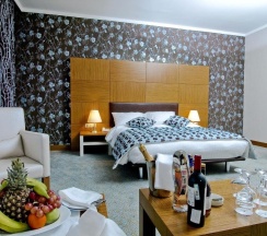 Двухместный номер Standard с балконом двуспальная кровать в Grand Nur Plaza