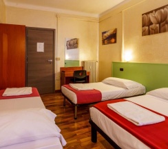 Четырёхместный номер Standard в Hotel America