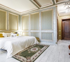 Люкс с джакузи одна двуспальная кровать и диван раскладной в Villa Stefano
