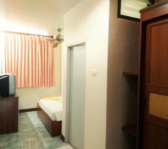 Одноместный номер Superior с видом на город двуспальная кровать в Thepparat Lodge Krabi