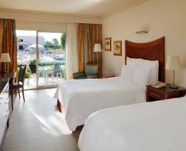 Двухместный номер Deluxe с видом на бассейн 2 отдельные кровати в Naama Bay Promenade Beach Resort by Accor