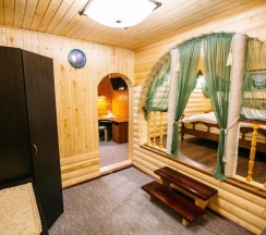 Двухместный номер Comfort с 2 комнатами с видом на внутренний двор двуспальная кровать в Лабиринт