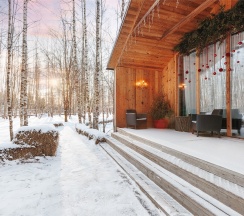 Коттедж класса люкс в Поле