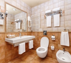 Двухкомнатный люкс «Казанова» с джакузи в Old Estate Hotel&SPA