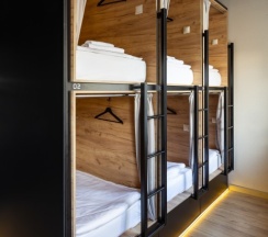 Общий 6-местный номер Classic room в Caps hotel