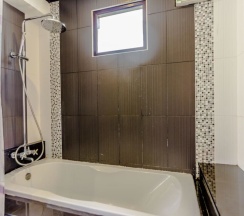 Двухместное бунгало Air-Con Deluxe двуспальная кровать в Kaibae Beach Resort
