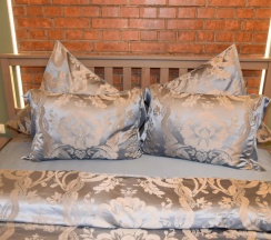 Двухместный люкс с видом на внутренний двор двуспальная кровать в Дом Паткуль