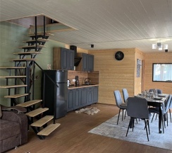 Двухэтажный коттедж в Архыз