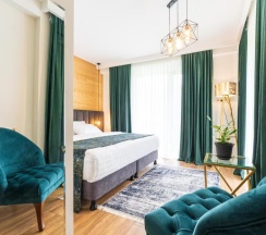 Двухместный номер Standard с красивым видом из окна двуспальная кровать в Hotel Chatini Mestia