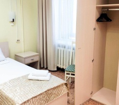 Кровать в 4-местном общем женском номере в Smart Hotel KDO Тюмень