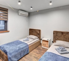 Стандарт двухместный с 2 отдельными кроватями и общей ванной №5 в Fenix