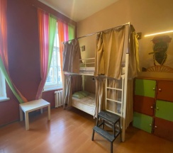 Место в 6-ти местном общем номере со шторками в Cuba coliving
