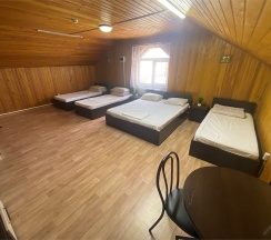 Семейный пятиместный номер в Гавань