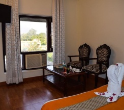 Двухместный номер Standard с красивым видом из окна двуспальная кровать в Green View by Green Tree Hotels