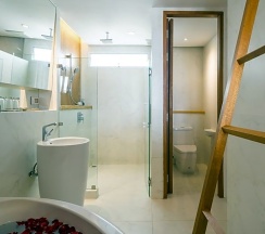 Номер с видом на бассейн в White Sand Samui Resort