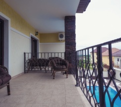 Люкс с балконом в Melissa