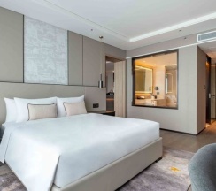 Двухместный люкс Entertainment c 1 спальней двуспальная кровать в Carlton Hotel Bangkok Sukhumvit